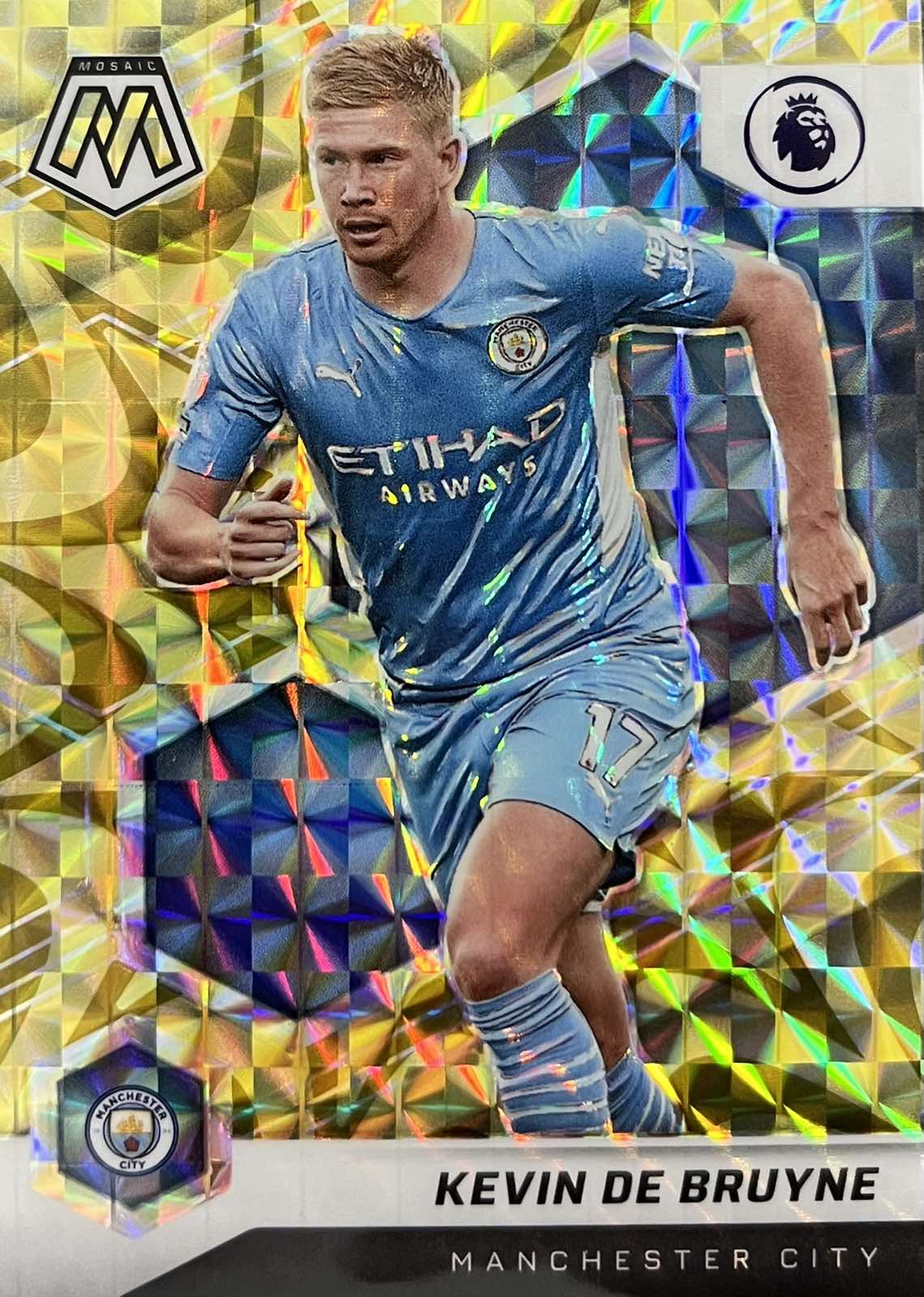 Kevin De Bruyne #16 2021-22 Panini Mosaic Premier League Gold Reactive Prizm