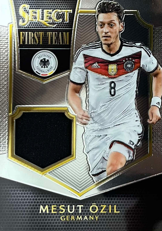 Mesut Ozil Player-Worn Patch Numbered /199 Select First Team